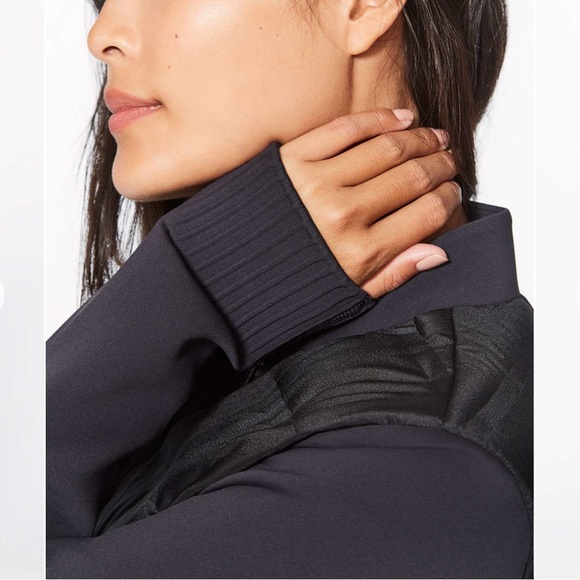 Reversible lululemon Down & Around Bomber Jacket - Picture 11 of 14